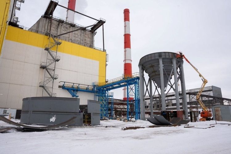 На Новосибирской ТЭЦ-5 монтируют башню для золы-уноса