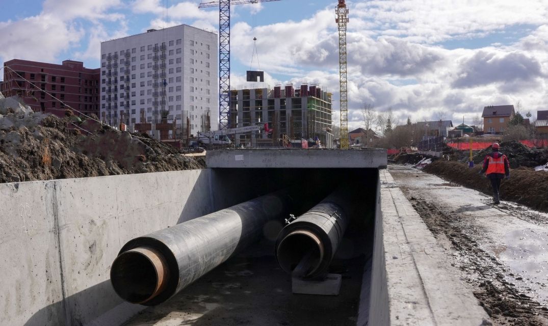 СГК строит теплосети на берегу реки Иня
