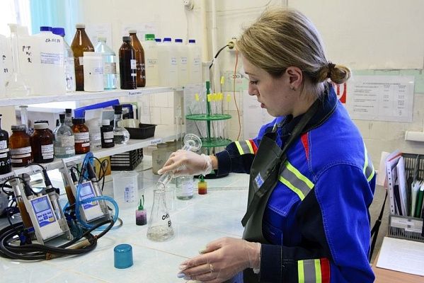 Барнаульские энергетики проверят теплосети с помощью красителя