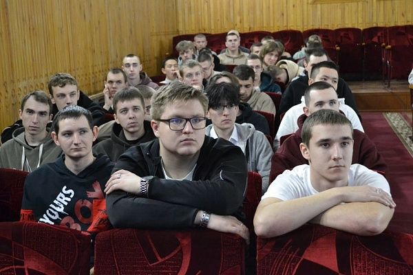 Студенты Алтайского государственного колледжа узнали о преимуществах работы в СГК 